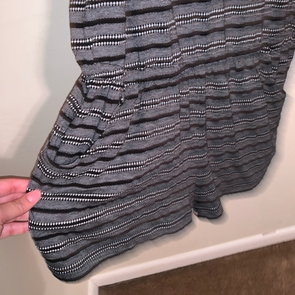 Old Navy Women’s Black and Gray Striped Sleeveless Romper - Picture 3 of 7